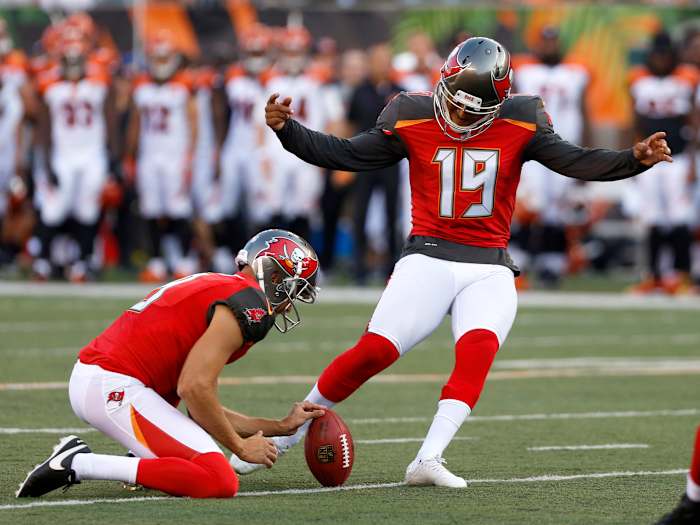 Aug 11, 2017; Cincinnati, OH, USA; Tampa Bay Buccaneers kicker Roberto Aguayo (19) kicks a field goal against the Cincinnati Bengals during the first quarter at Paul Brown Stadium. Mandatory Credit: David Kohl/USA TODAY Sports